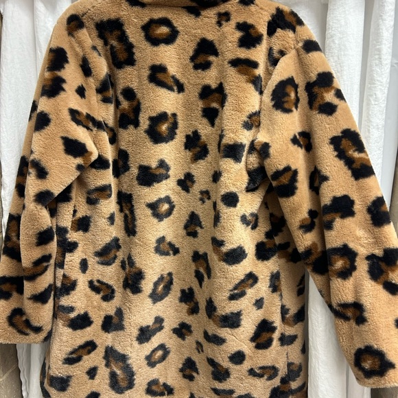 Leopard coat - Picture 2 of 3
